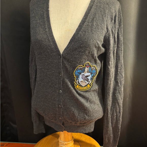 Uniqlo Dark Gray Blazer with Embroidered Crest - Picture 7 of 9